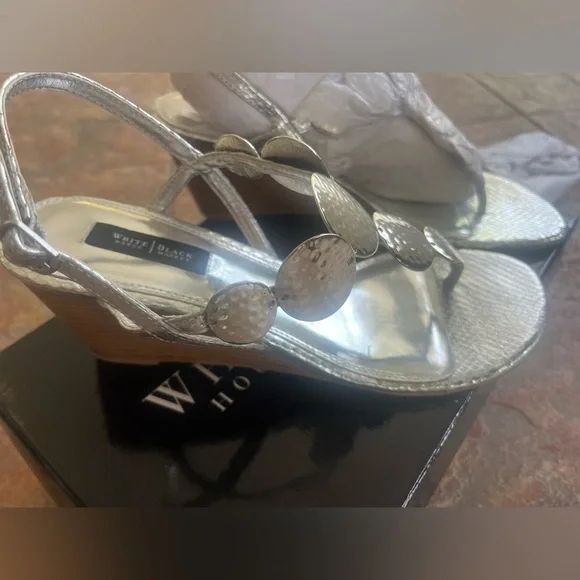 White House Black Market Winslow Wedge Silver - Picture 5 of 10